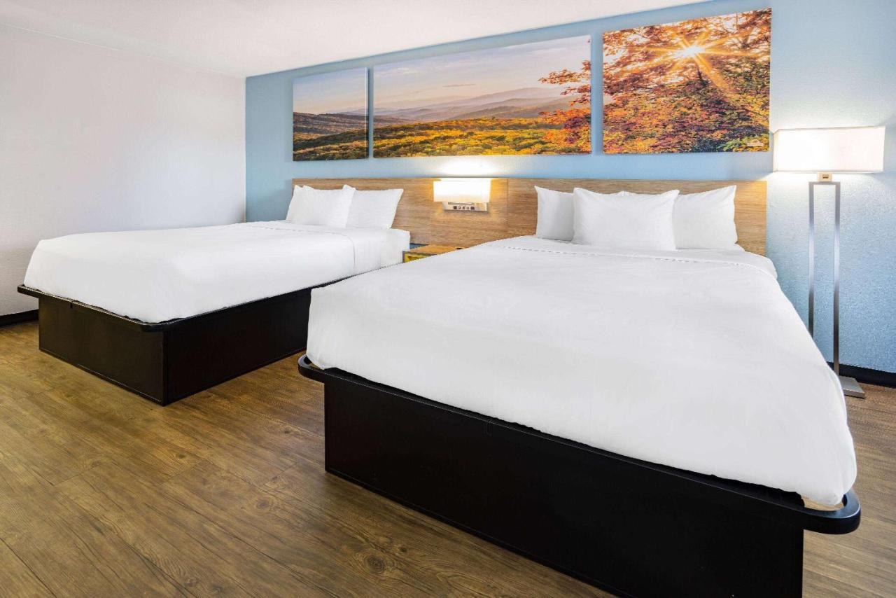 Days Inn By Wyndham Raleigh Glenwood-Crabtree Eksteriør bilde