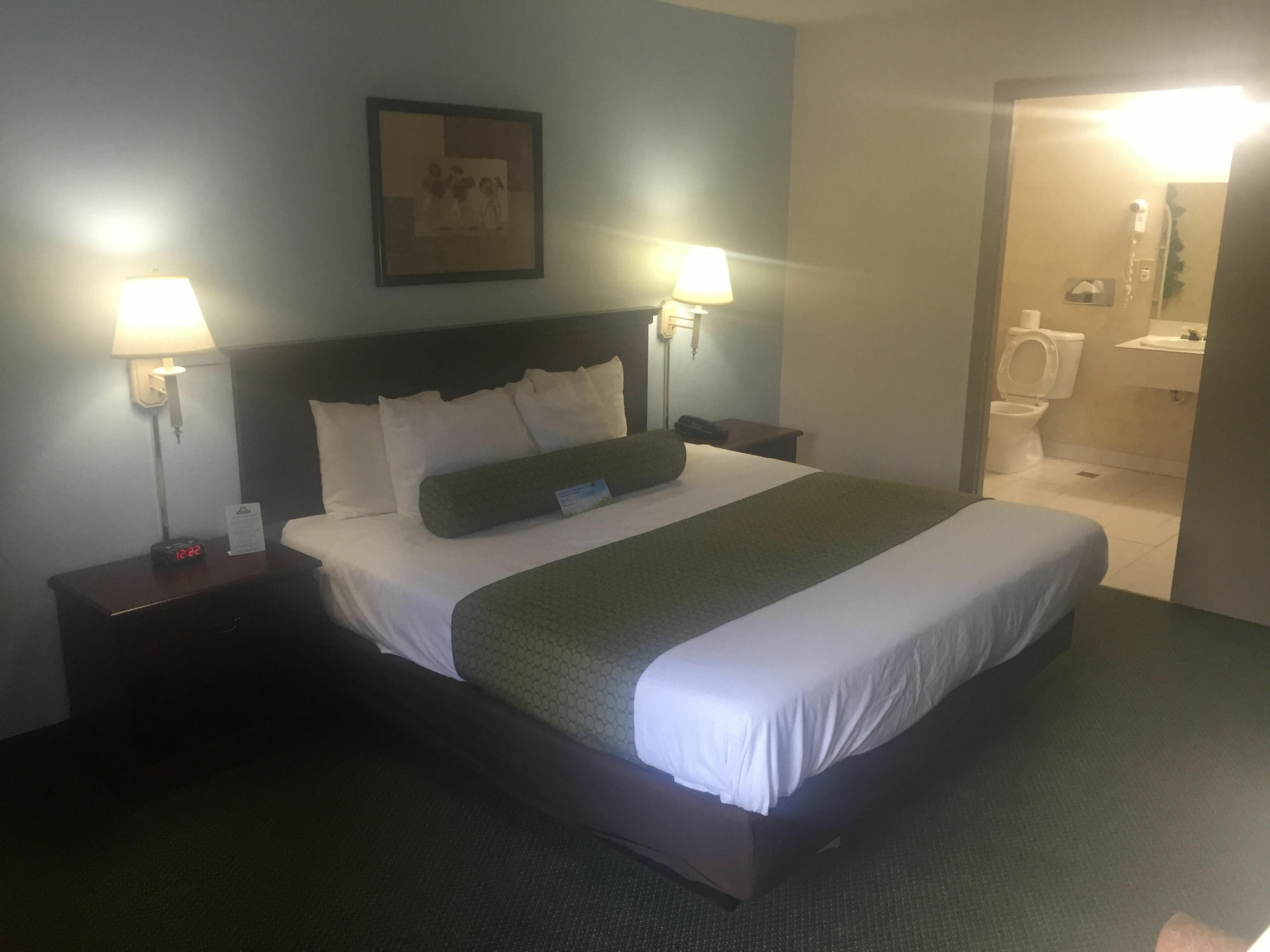 Days Inn By Wyndham Raleigh Glenwood-Crabtree Eksteriør bilde