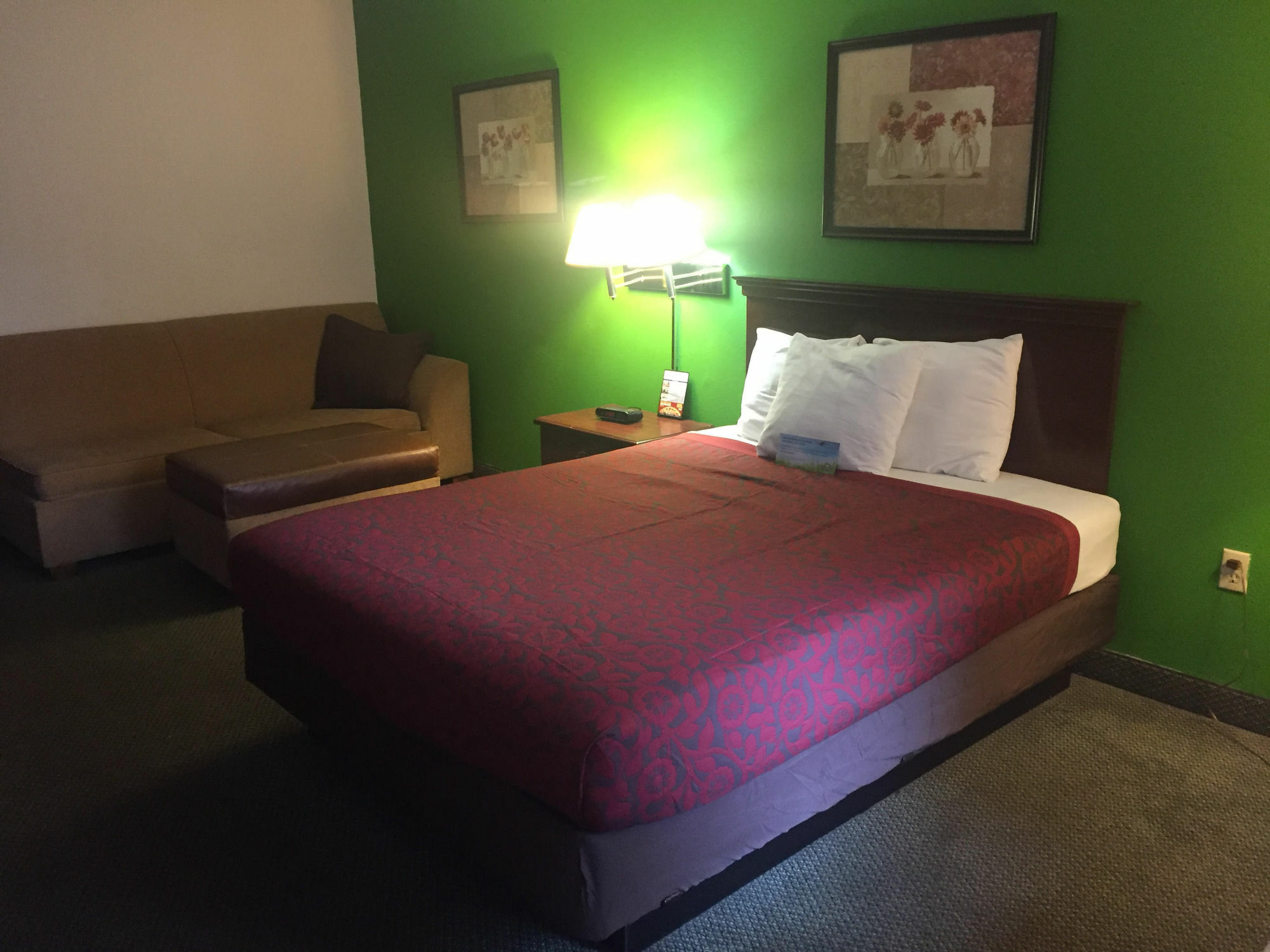 Days Inn By Wyndham Raleigh Glenwood-Crabtree Eksteriør bilde